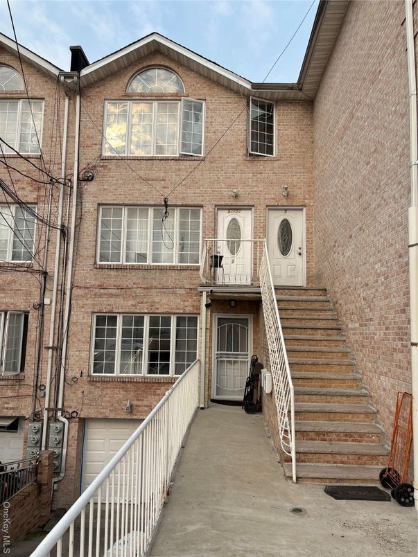 Attached, Exterior, Facade, Brick Facade, Rowhouse