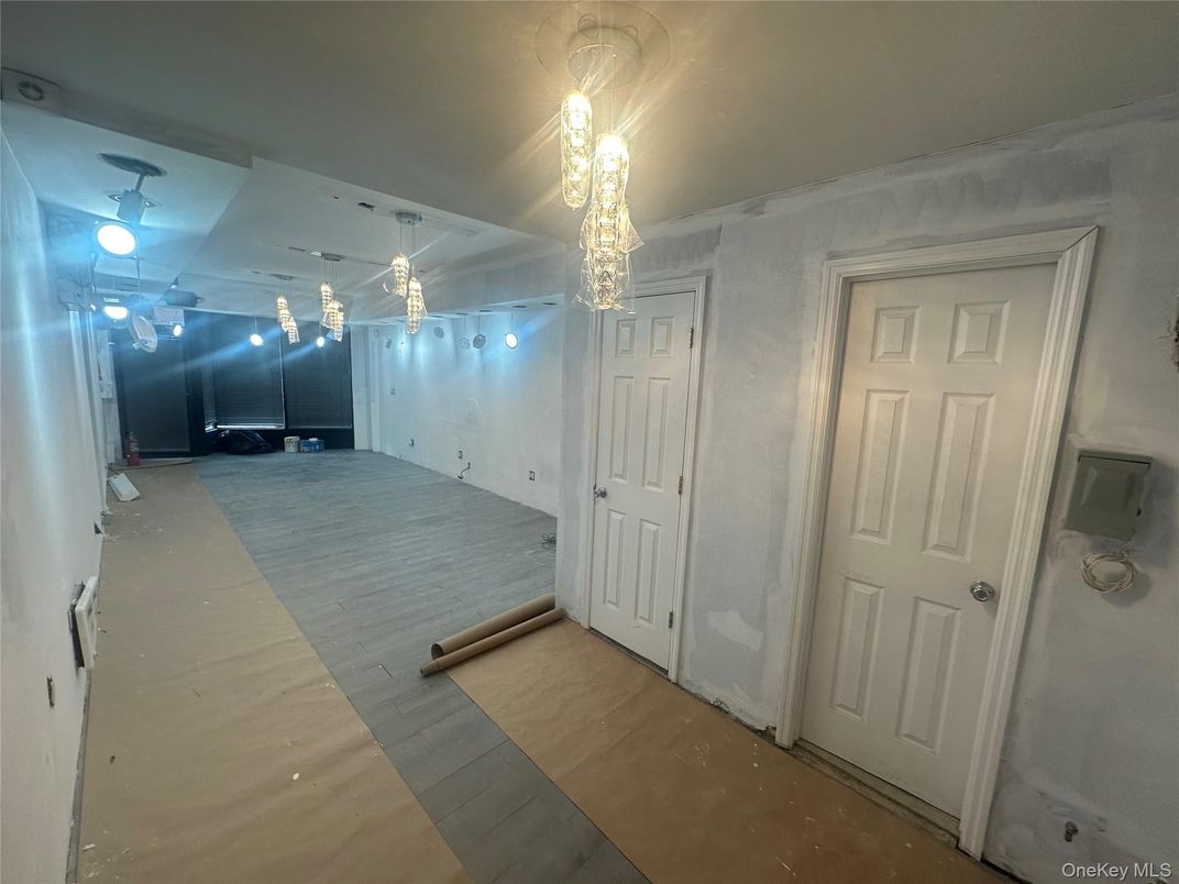 Chandelier, Empty room, Interior, Wood Texture Flooring