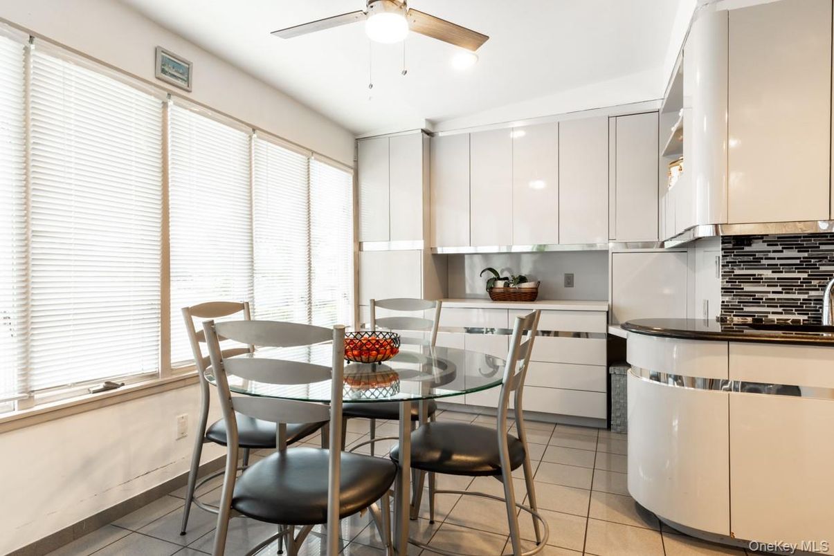 Dining room, Interior