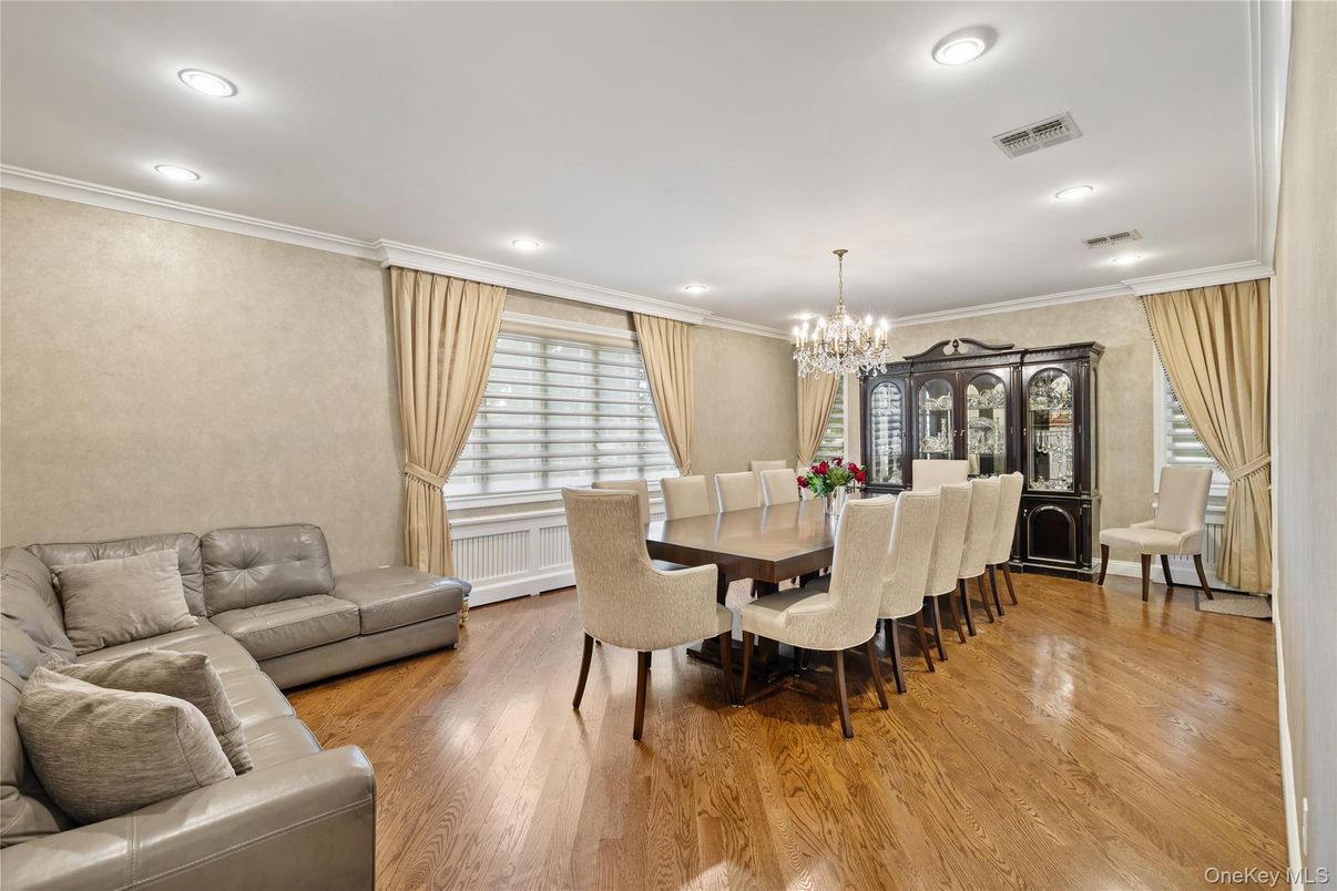 Chandelier, Dining room, Interior, Living room, Recessed Lighting, Wood Texture Flooring