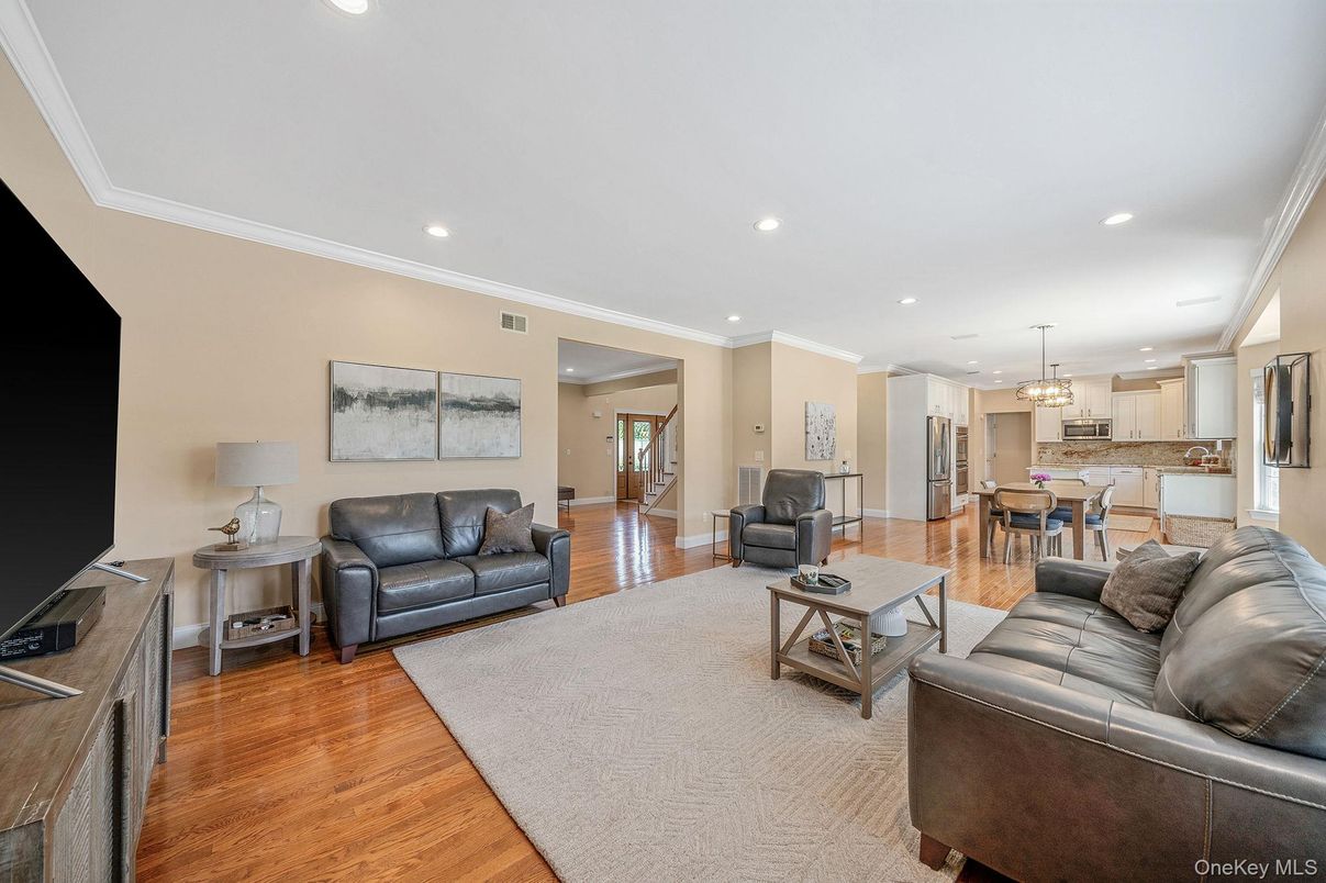 Chandelier, Dining room, Interior, Kitchen, Living room, Recessed Lighting, Wood Texture Flooring