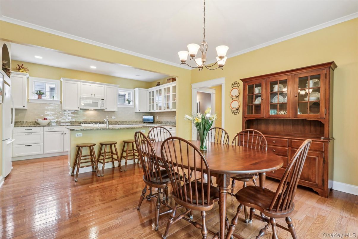Chandelier, Dining room, Interior, Kitchen, Recessed Lighting, Wood Texture Flooring