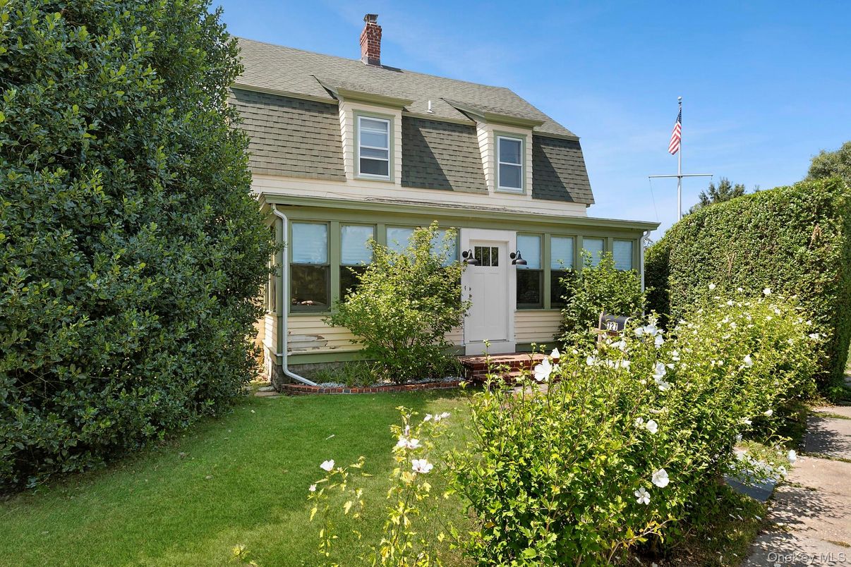 Exterior, Facade, Cape Cod
