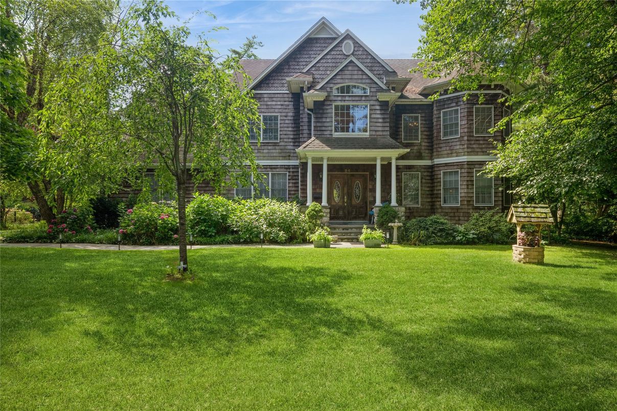 Exterior, Facade, Brick Traditional