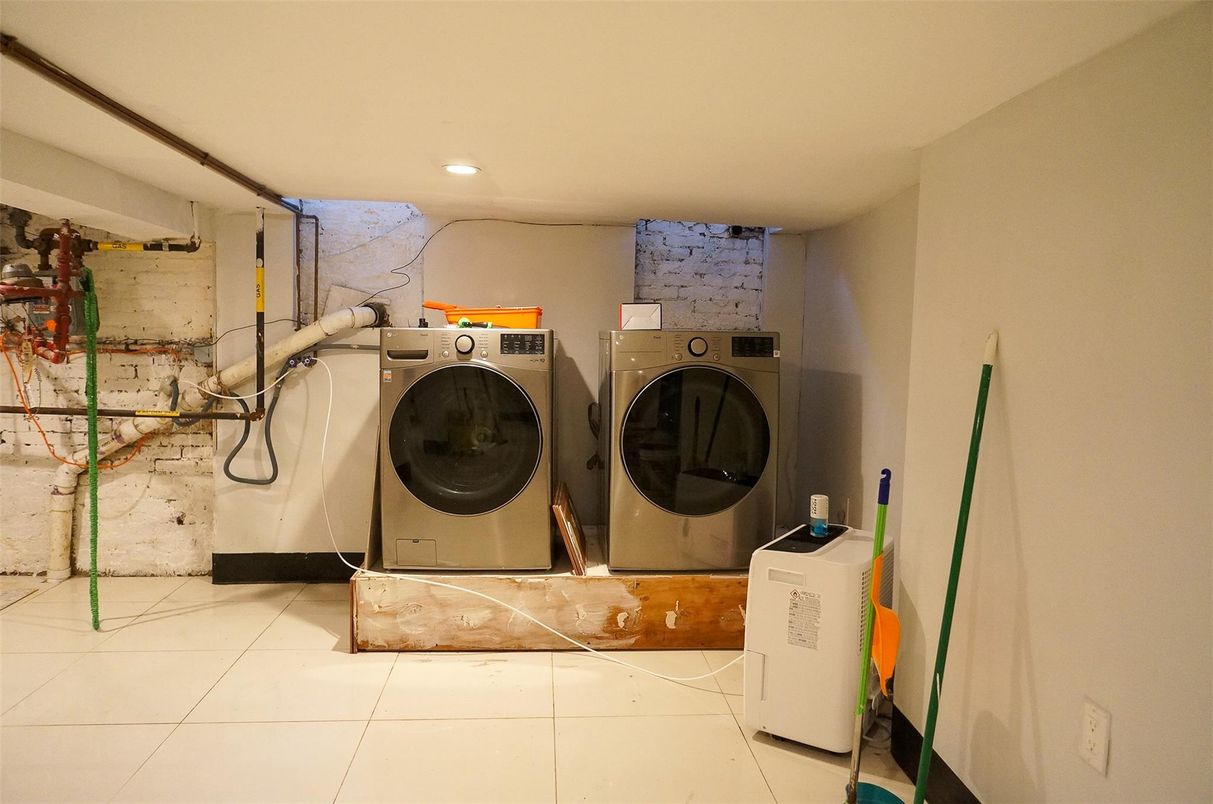 Interior, Recessed Lighting, Washer