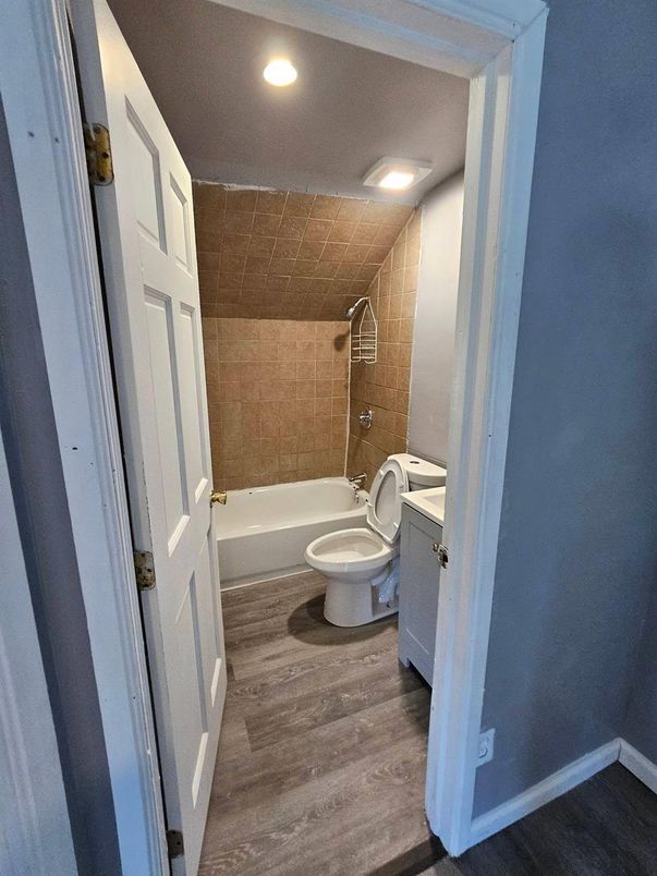 Bathroom, Interior, Recessed Lighting, Wood Texture Flooring