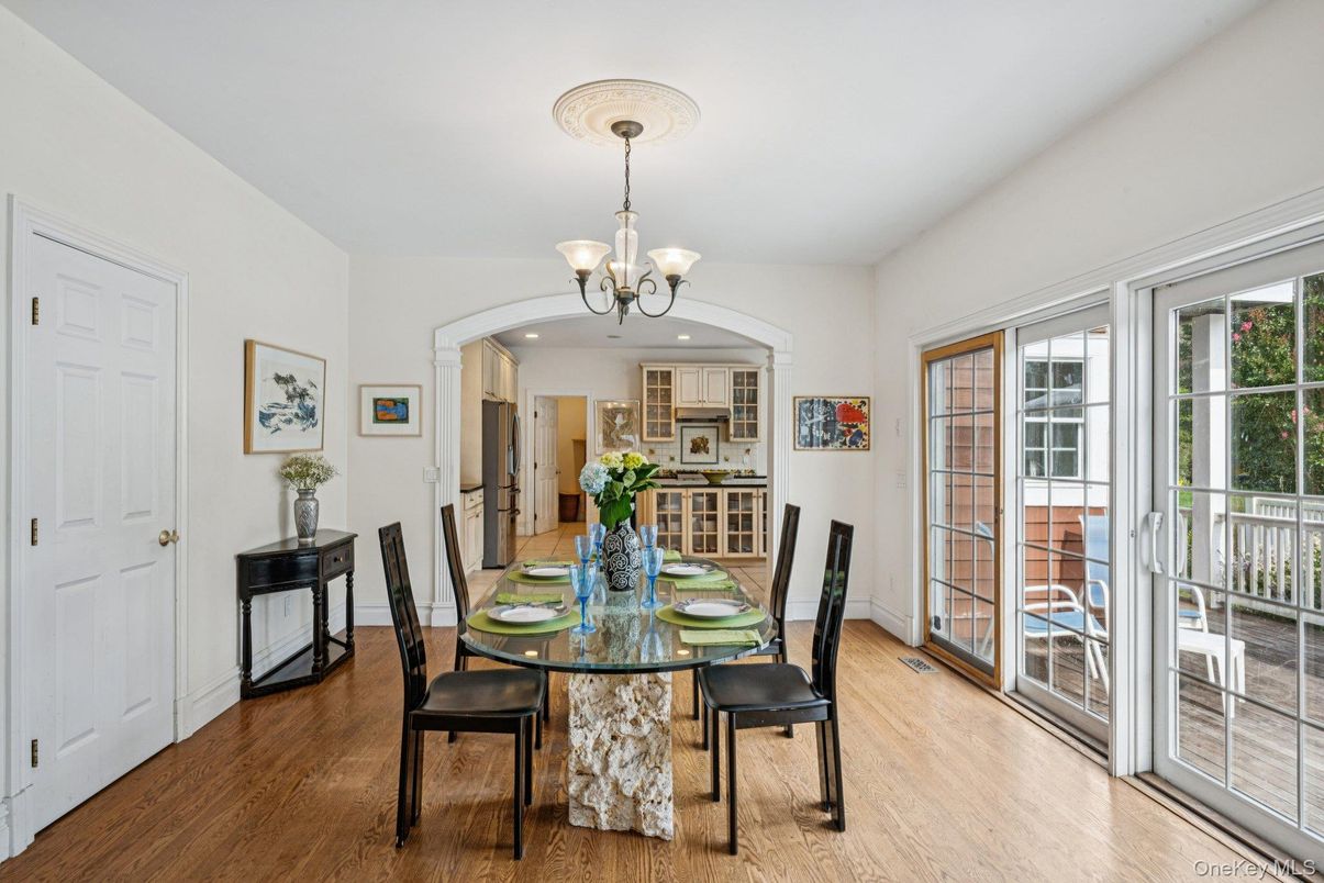 Chandelier, Dining room, Interior, Kitchen, Recessed Lighting, Wood Texture Flooring