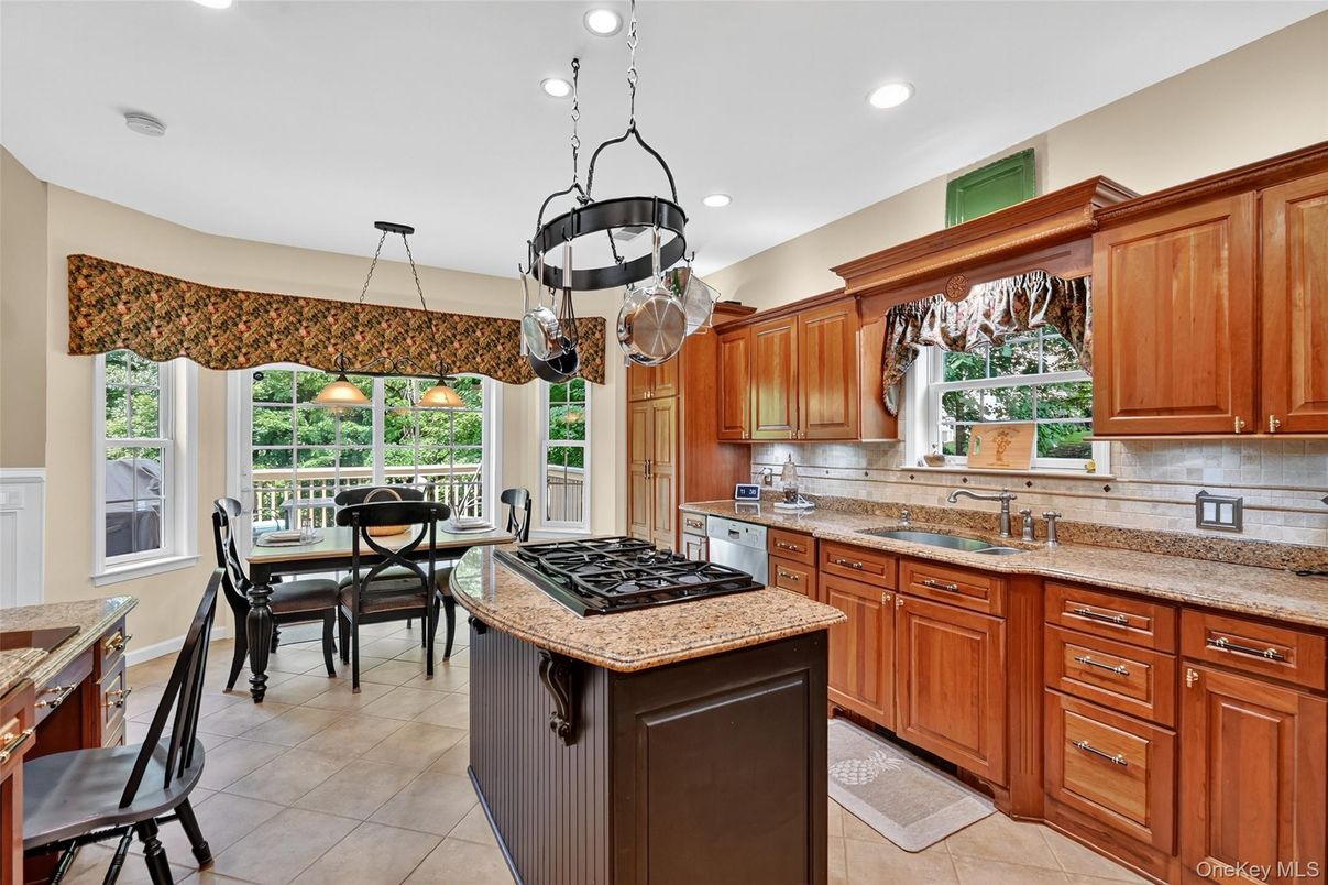 Dining room, Interior, Kitchen, Pendant Lights, Recessed Lighting