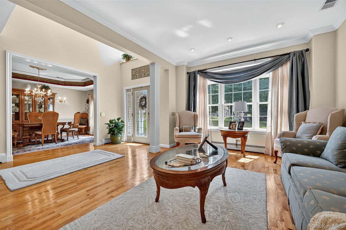 Chandelier, Dining room, Interior, Living room, Recessed Lighting, Wood Texture Flooring