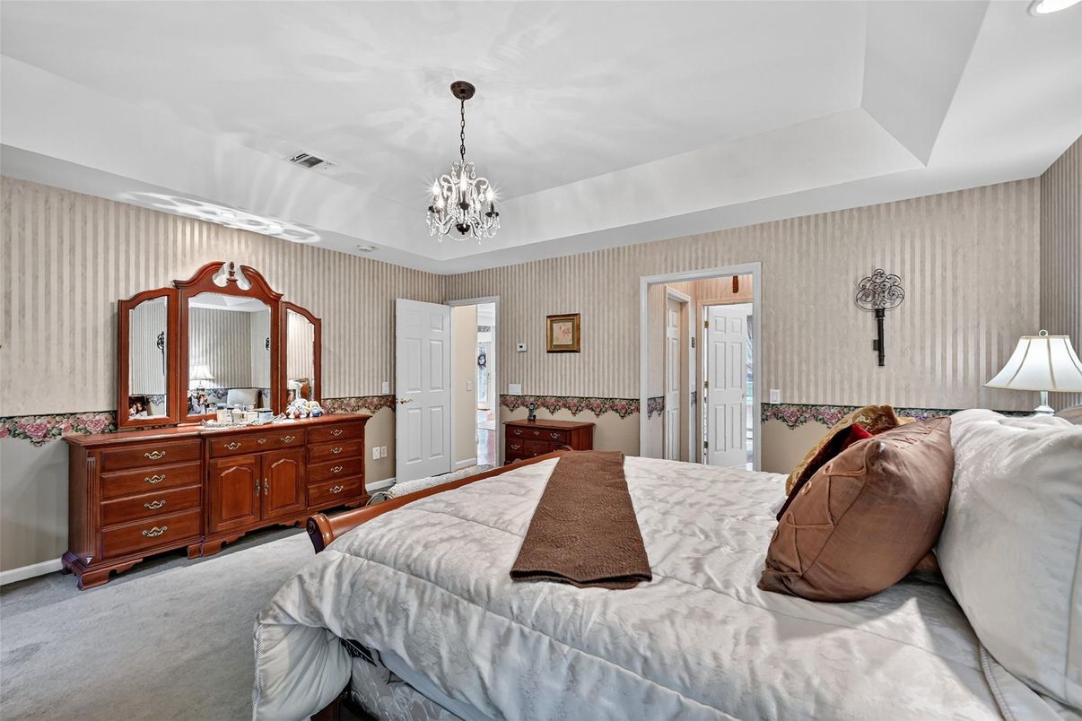 Bedroom, Chandelier, Interior, Pendant Lights