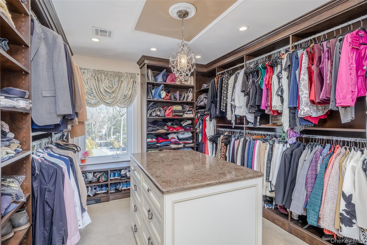 Chandelier, Interior, Recessed Lighting, Walk-in Closets