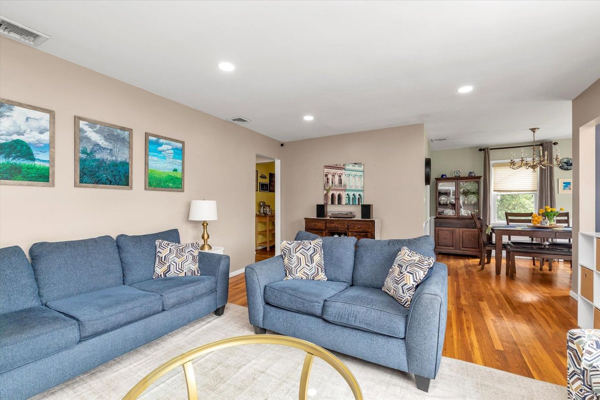 Dining room, Interior, Living room, Pendant Lights, Recessed Lighting, Wood Texture Flooring