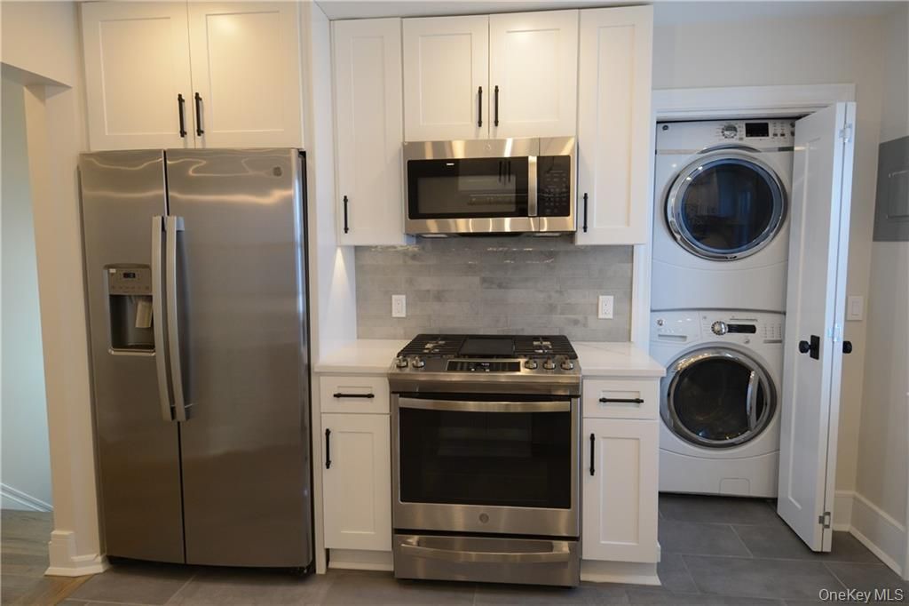 Interior, Kitchen, Stainless Steel Appliances, Washer
