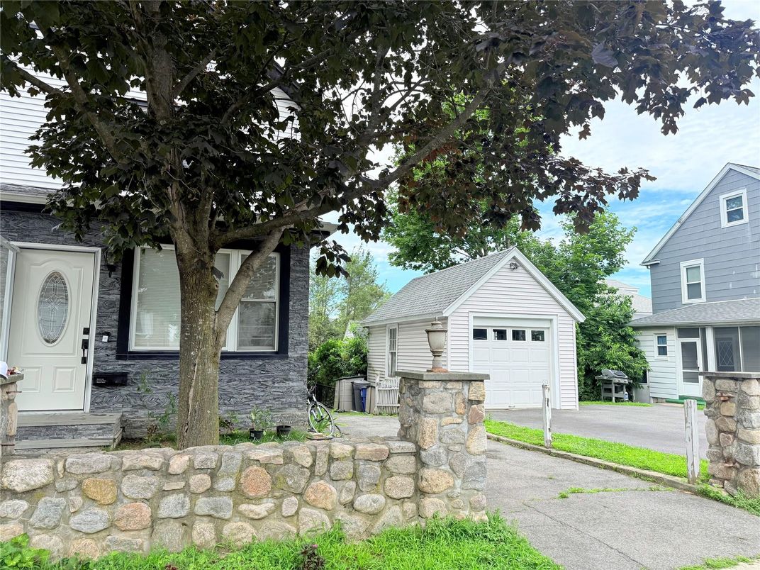 Detached Garage, Exterior