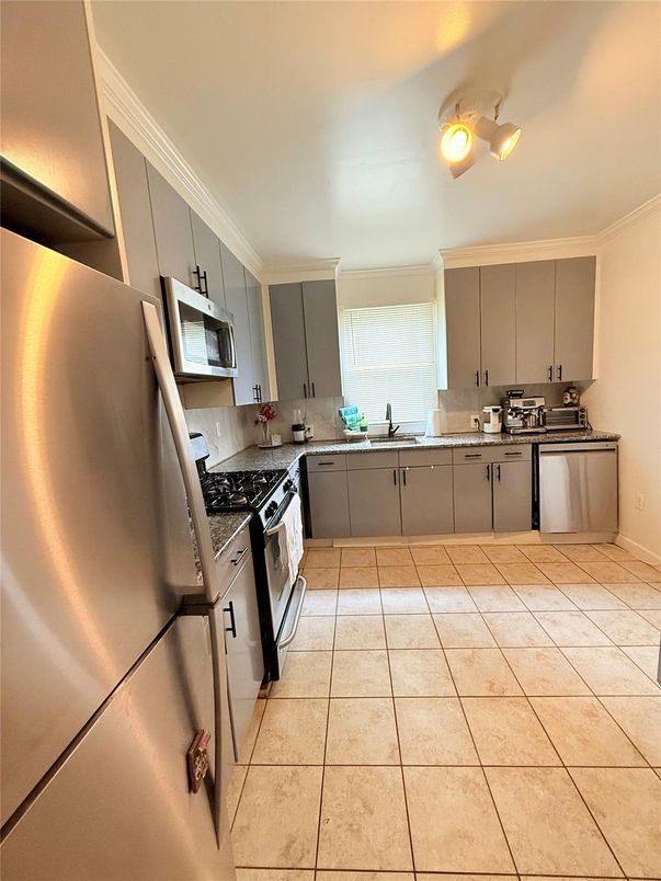 Interior, Kitchen, Stainless Steel Appliances