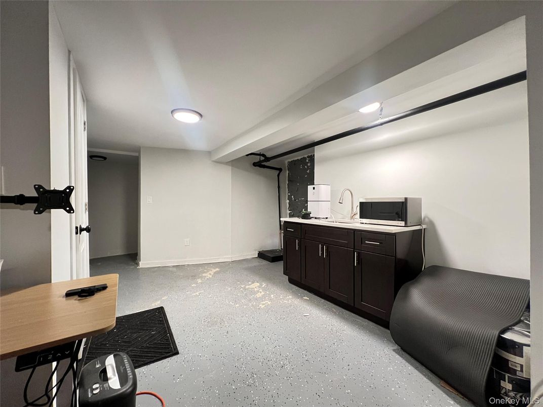 Fitness Equipment, Interior, Recessed Lighting