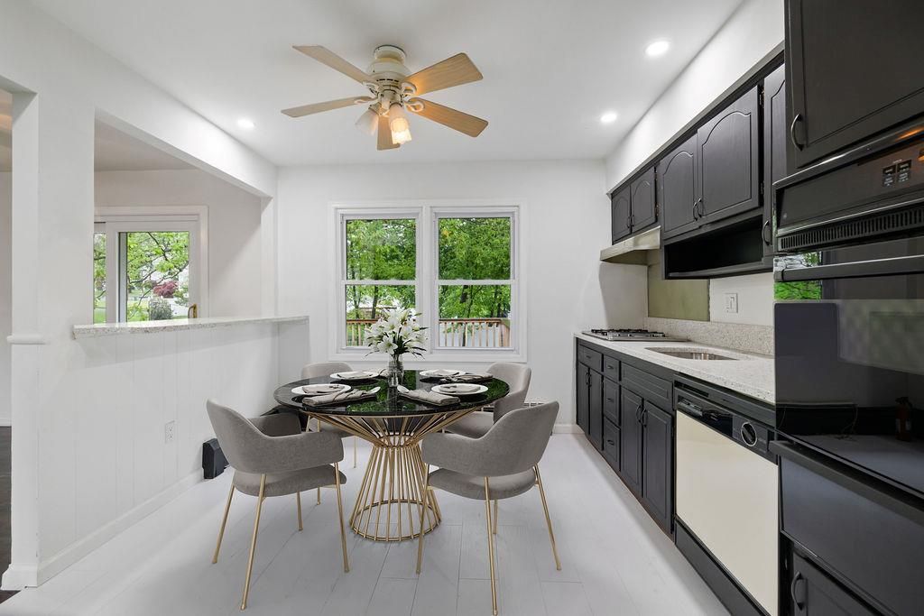Dining room, Interior, Kitchen, Recessed Lighting