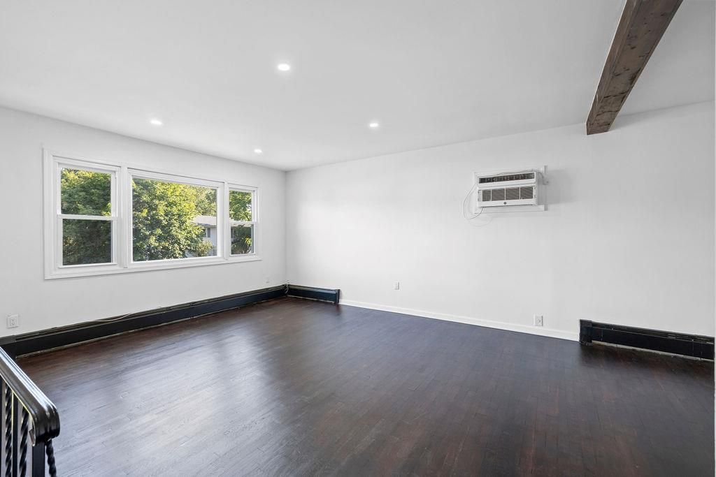 Empty room, Interior, Recessed Lighting, Wooden Beams, Wood Texture Flooring