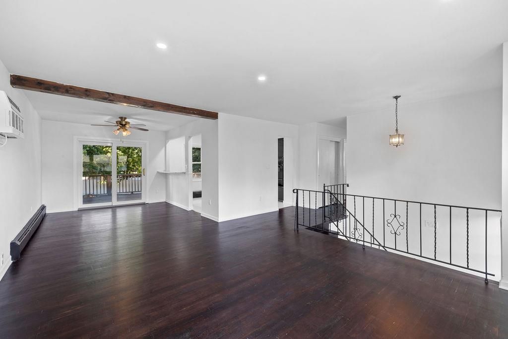 Empty room, Interior, Pendant Lights, Recessed Lighting, Wooden Beams, Wood Texture Flooring