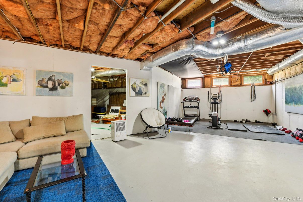 Fitness Equipment, Interior, Living room, Wooden Beams