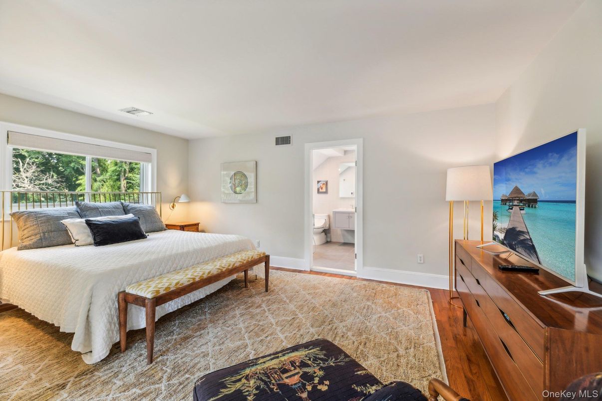 Bathroom, Bedroom, Interior, Water, Wood Texture Flooring