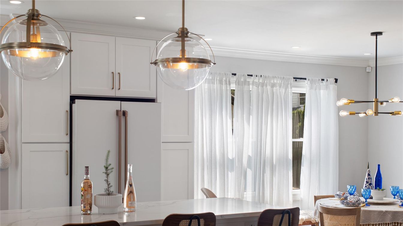 Dining room, Interior, Pendant Lights, Recessed Lighting
