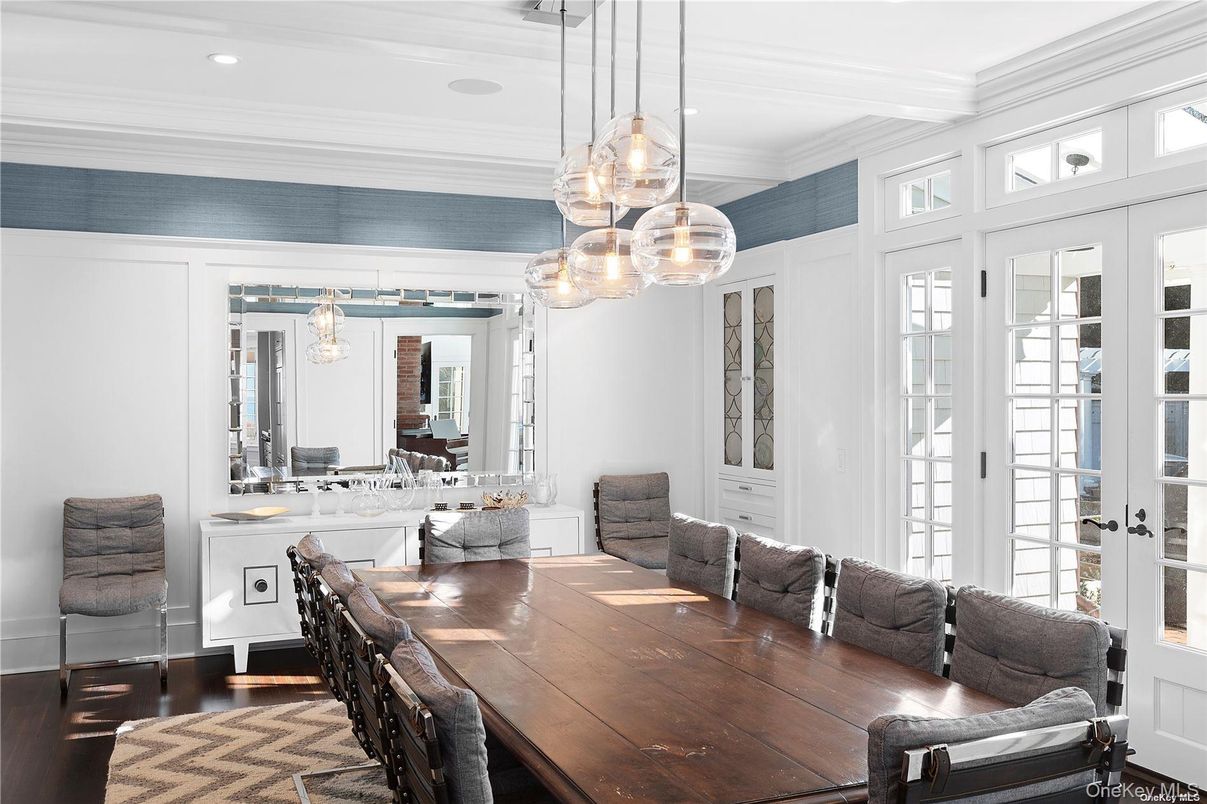 Dining room, Interior, Living room, Pendant Lights, Recessed Lighting, Wood Texture Flooring