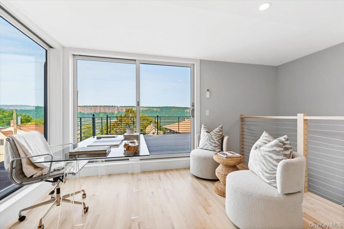 Home Office, Interior, Recessed Lighting, Water, Wood Texture Flooring