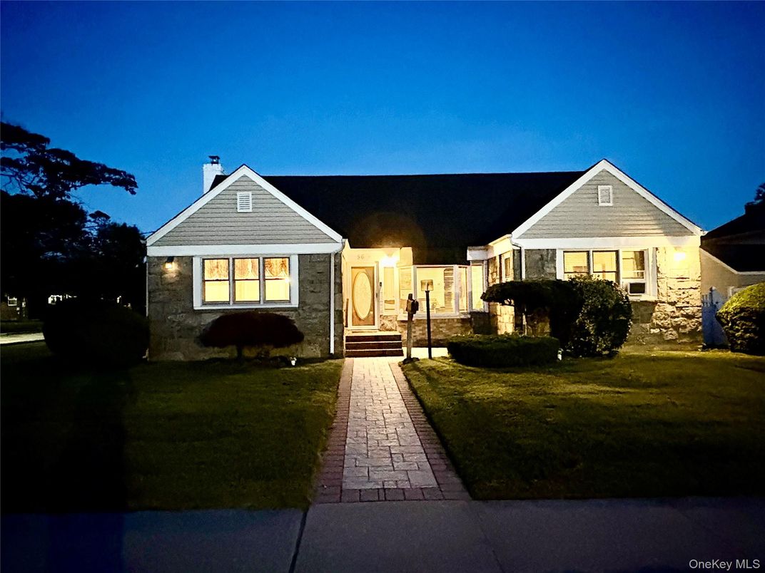 Exterior, Facade, American Craftsman