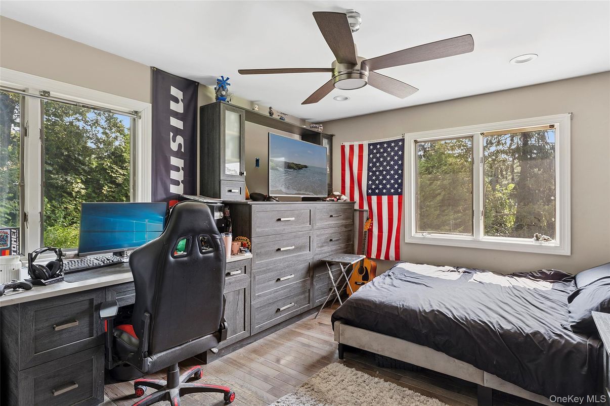 Bedroom, Home Office, Interior, Recessed Lighting, Wood Texture Flooring
