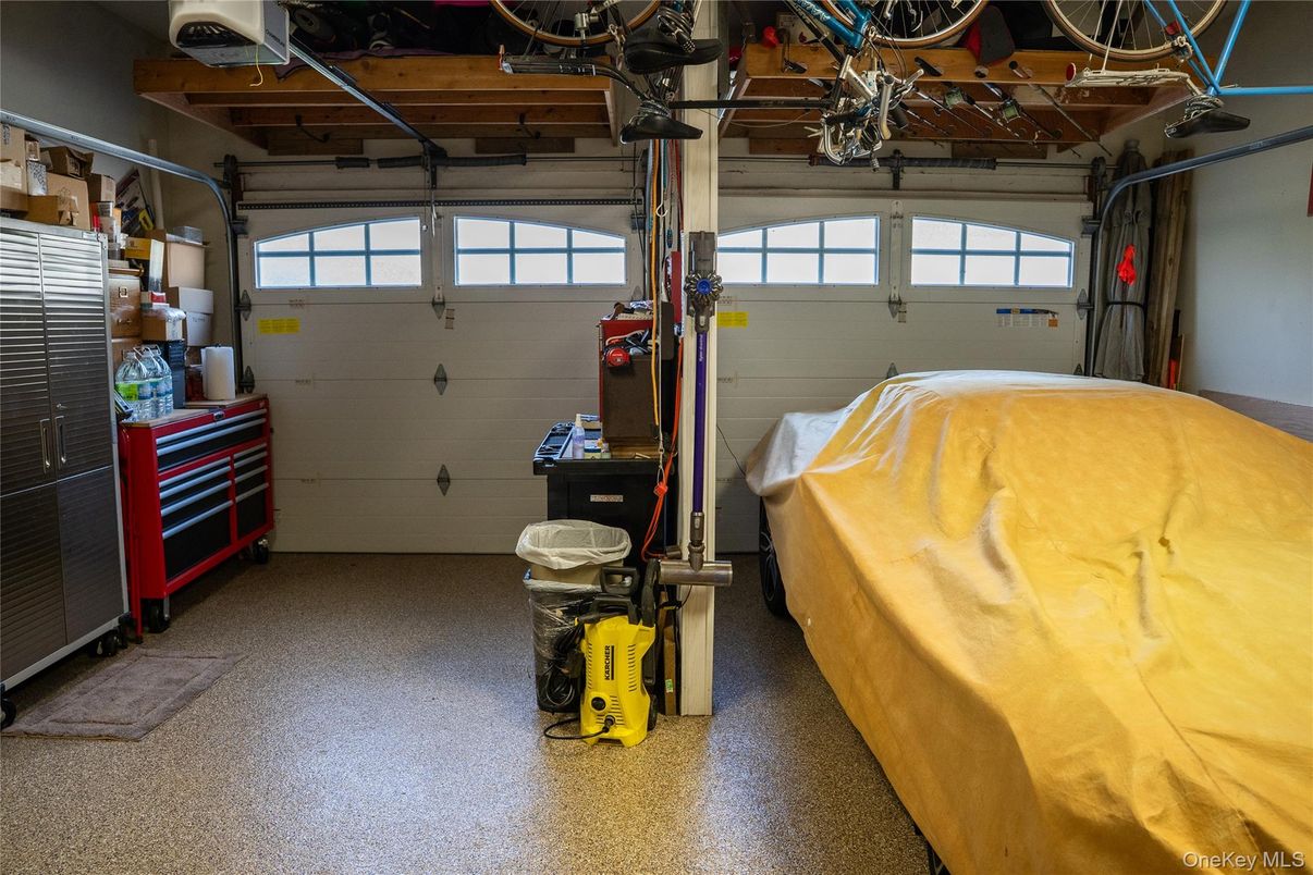 Garage, Interior