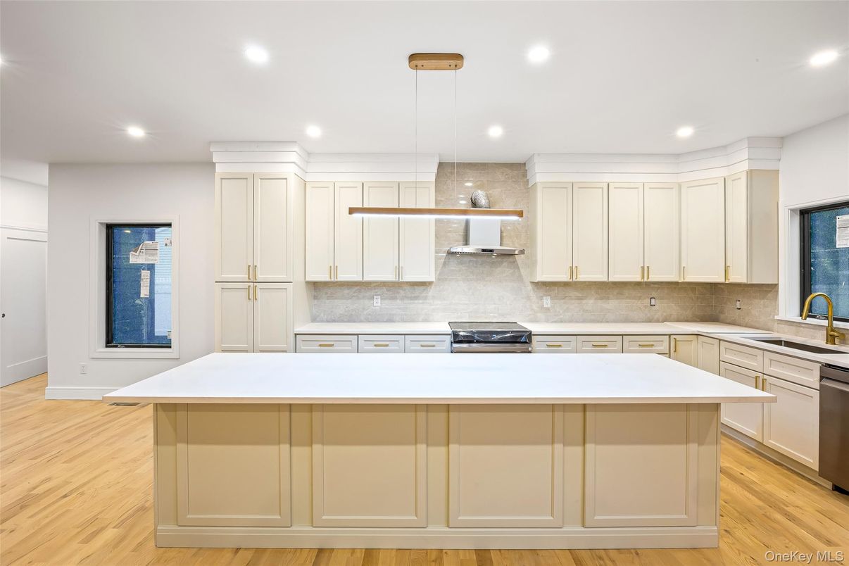 Interior, Kitchen, Pendant Lights, Recessed Lighting, Wood Texture Flooring