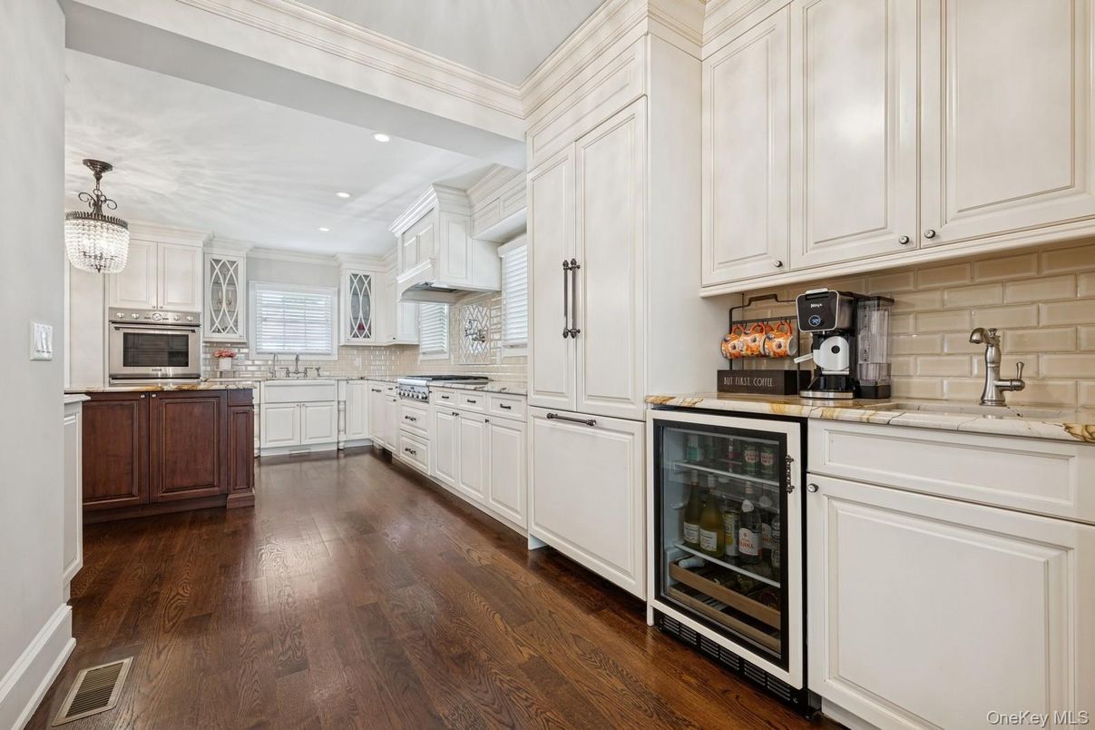 Chandelier, Interior, Kitchen, Recessed Lighting, Wood Texture Flooring