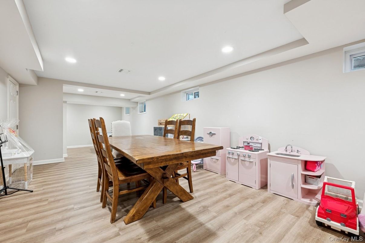 Dining room, Interior, Recessed Lighting, Wood Texture Flooring