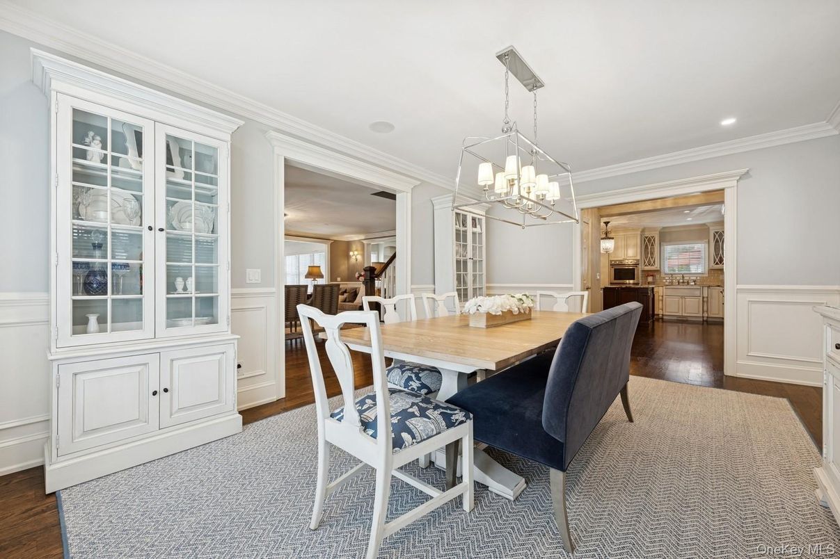 Chandelier, Dining room, Interior, Recessed Lighting, Wood Texture Flooring