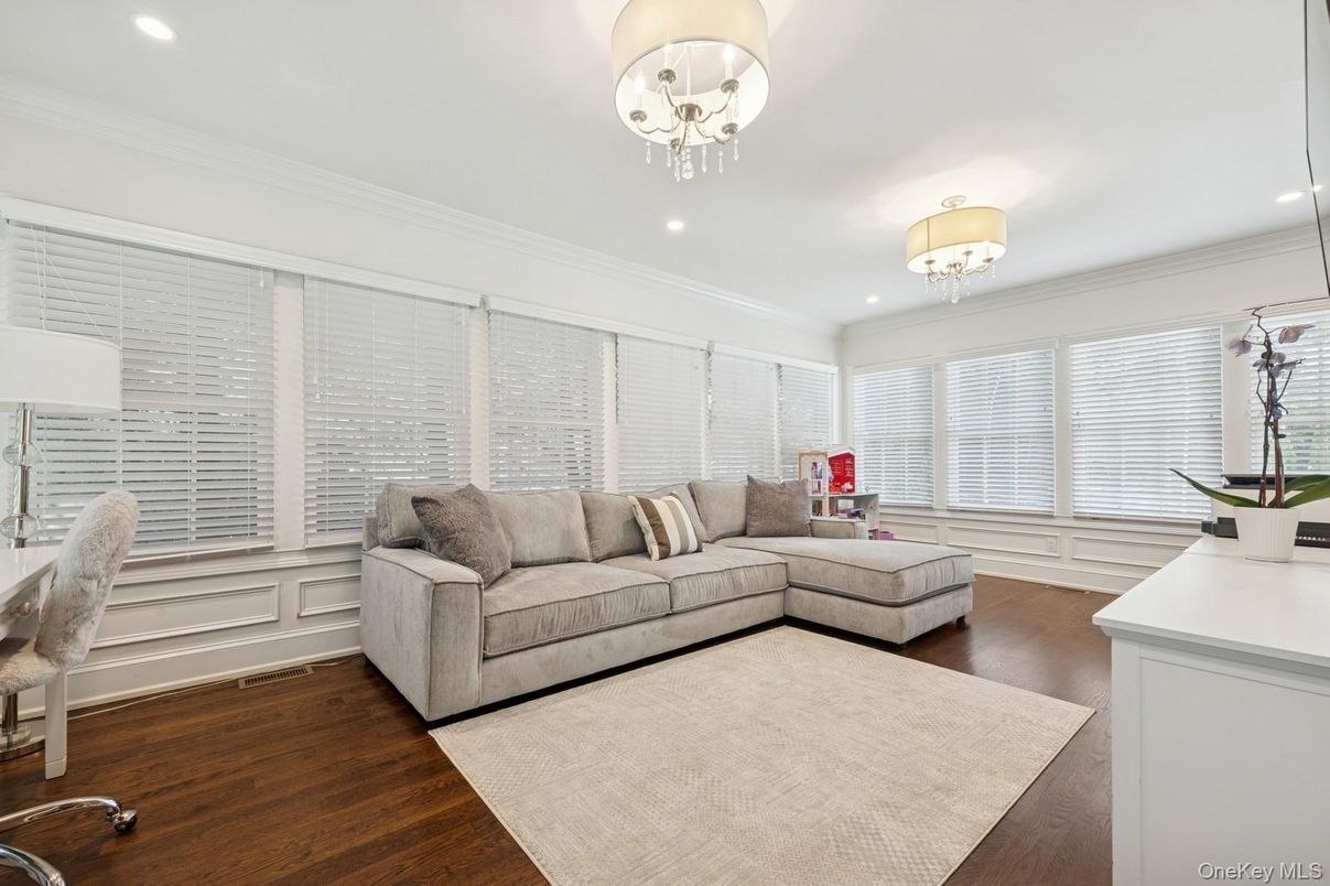 Chandelier, Interior, Living room, Recessed Lighting, Wood Texture Flooring