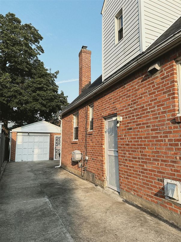 Detached Garage, Exterior