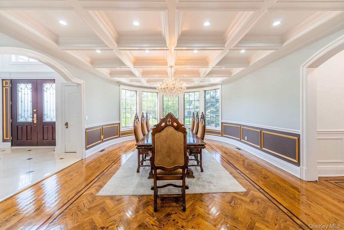 Chandelier, Dining room, Interior, Recessed Lighting, Wood Texture Flooring