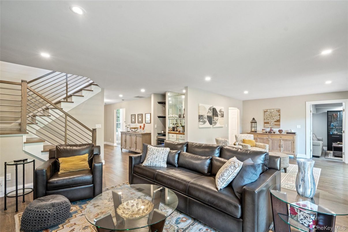 Interior, Living room, Recessed Lighting, Wood Texture Flooring