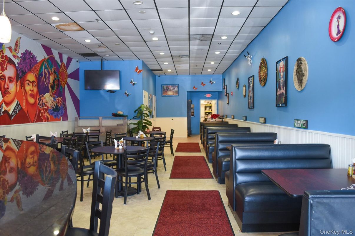 Dining room, Interior, Recessed Lighting