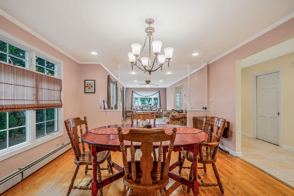 Chandelier, Dining room, Interior, Recessed Lighting, Wood Texture Flooring
