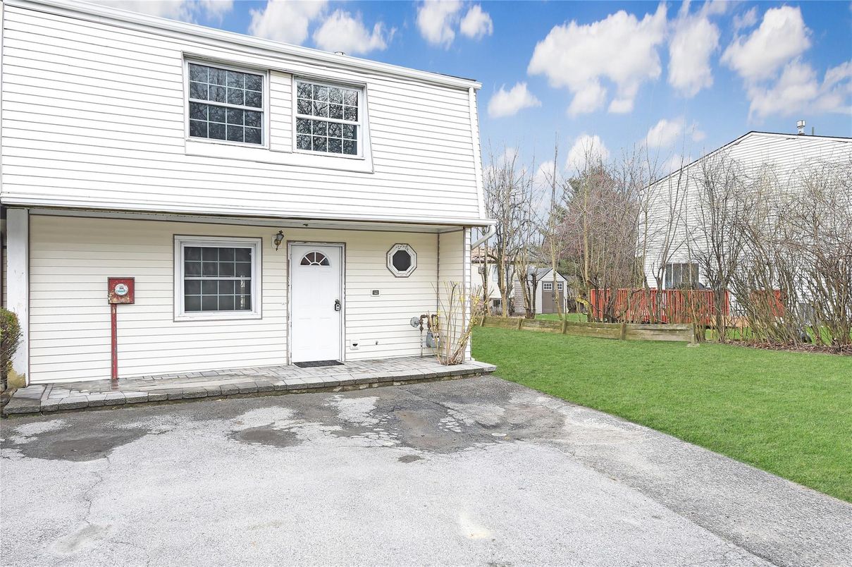 Backyard, Exterior, Facade, Cape Cod