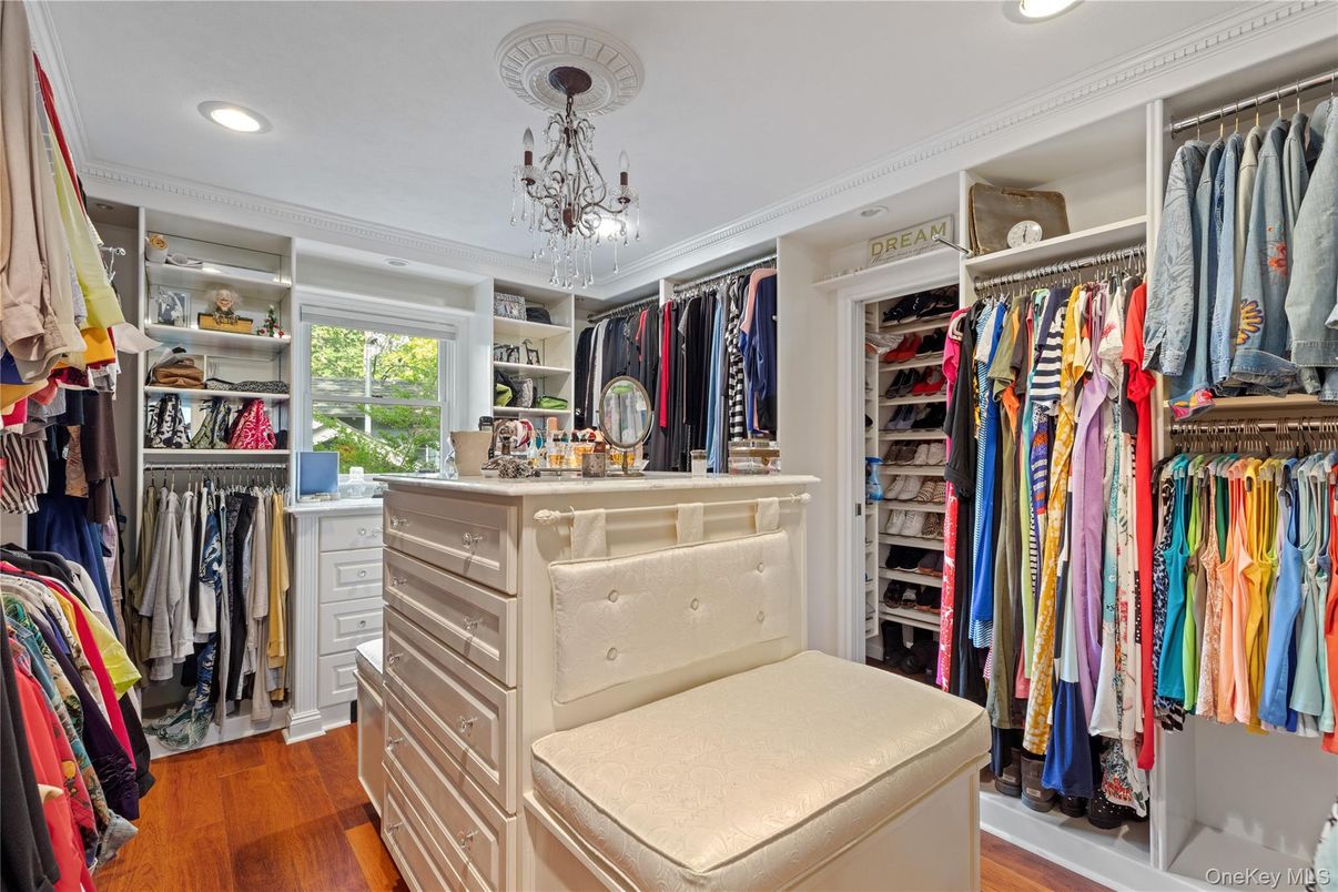 Chandelier, Interior, Recessed Lighting, Walk-in Closets, Wood Texture Flooring