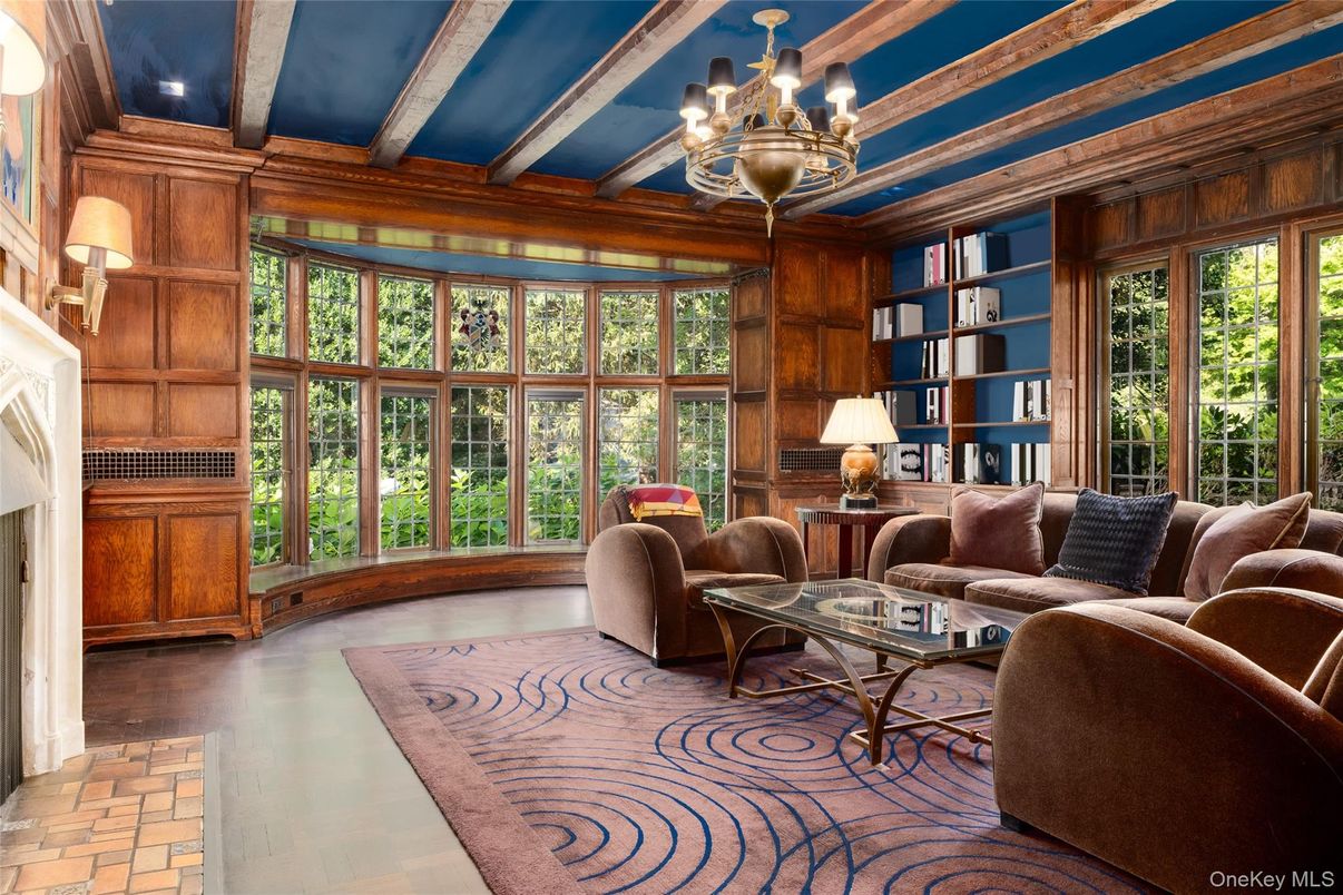 Chandelier, Interior, Living room, Recessed Lighting, Wooden Beams, Wooden Walls