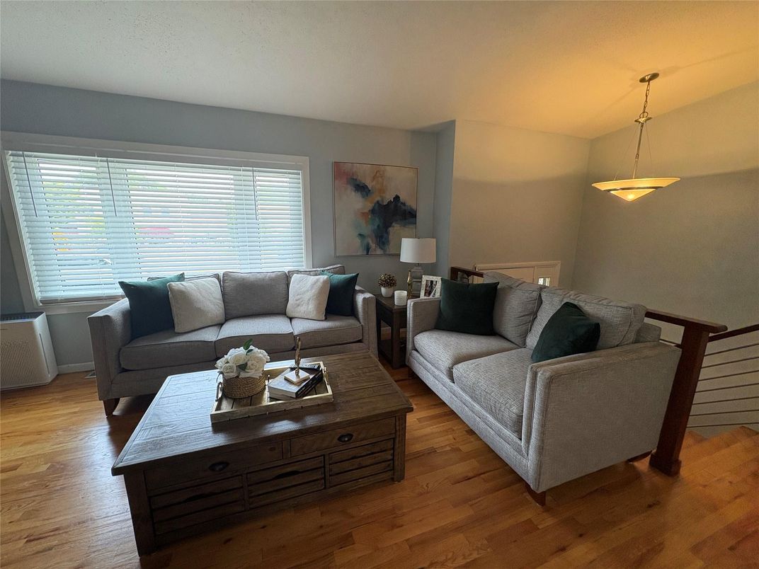 Interior, Living room, Pendant Lights, Wood Texture Flooring