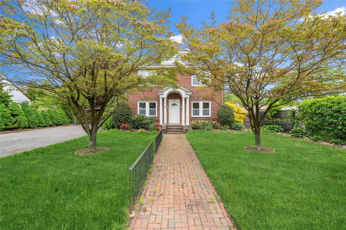 Backyard, Exterior, Facade, Brick Facade, Georgian