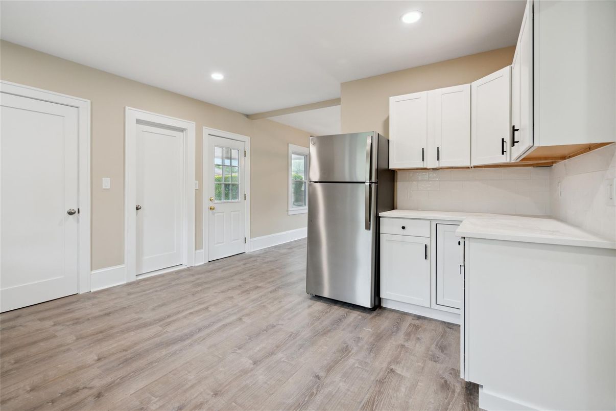 Interior, Kitchen, Recessed Lighting, Wood Texture Flooring