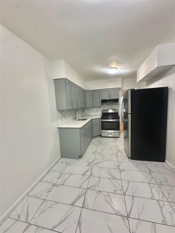 Interior, Kitchen, Marble, Stainless Steel Appliances