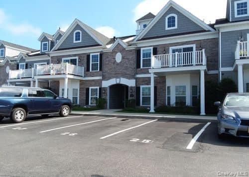Exterior, Facade, Brick Facade, Rowhouse