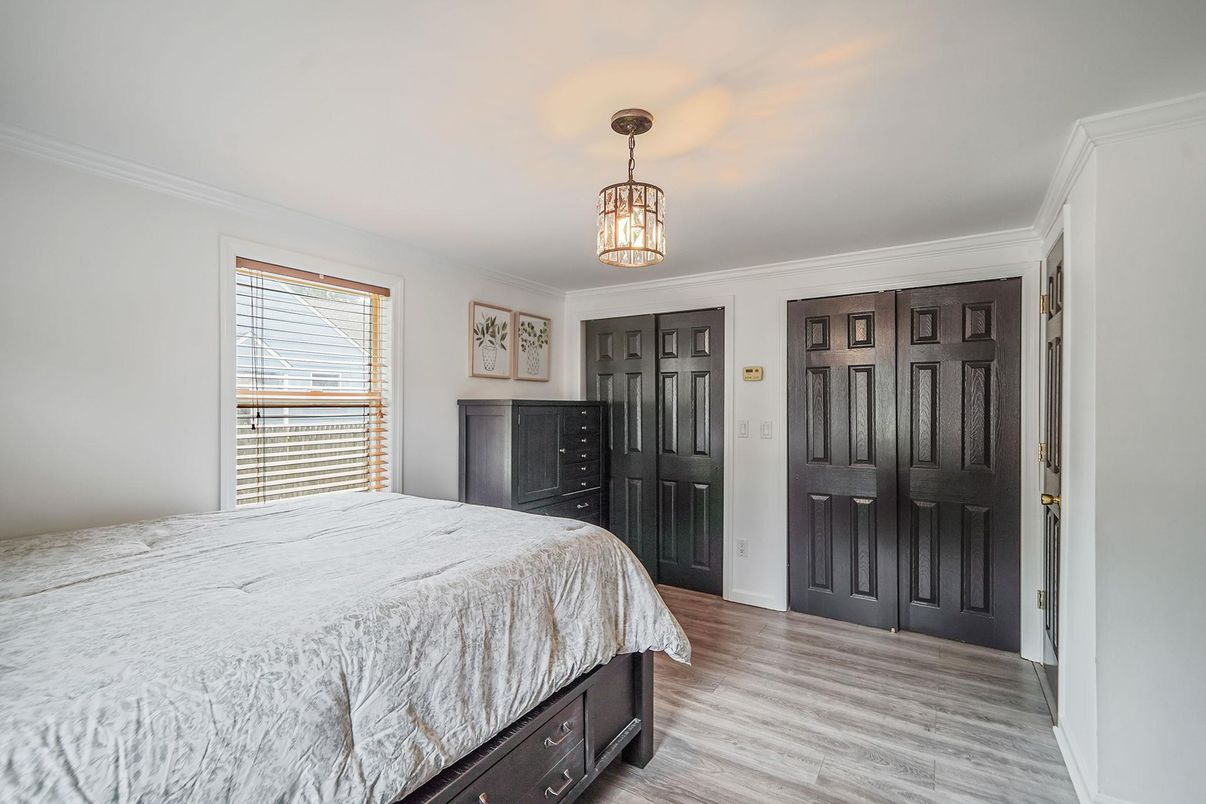 Bedroom, Interior, Pendant Lights, Wood Texture Flooring